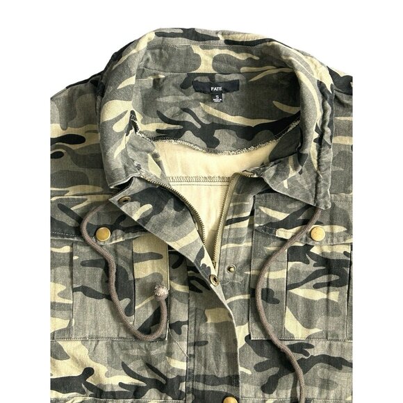 Vici Fate Camo Print Utility Denim Jacket Coat Size Small - Picture 4 of 12